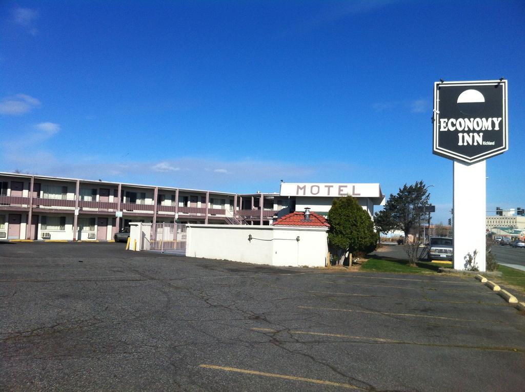 Economy Inn Richland Bagian luar foto